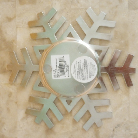 Burgundy Pillar Candle With Chrome Snowflake Stand - Picture 9 of 14